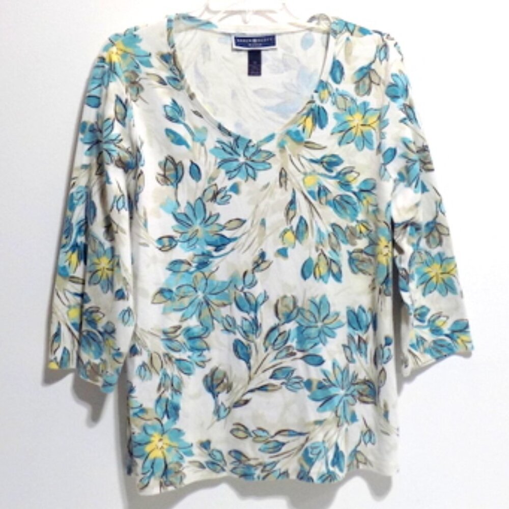 Karen Scott Women’s Blue & White Floral 3/4 Sleeve V-Neck Top – Size: 1X